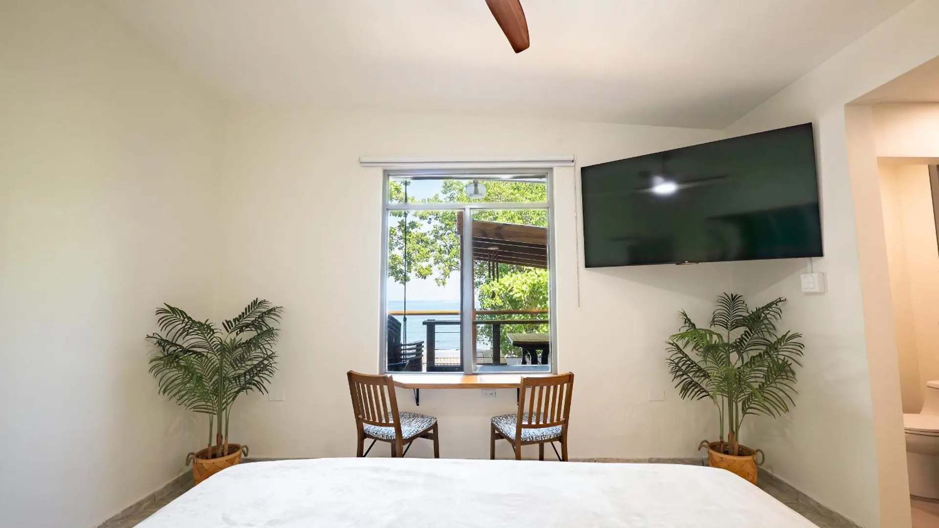 Semesterbostad Coastal Oceanfront Hideaway W 3Br & Private Deck Villa Mayagüez Puerto Rico