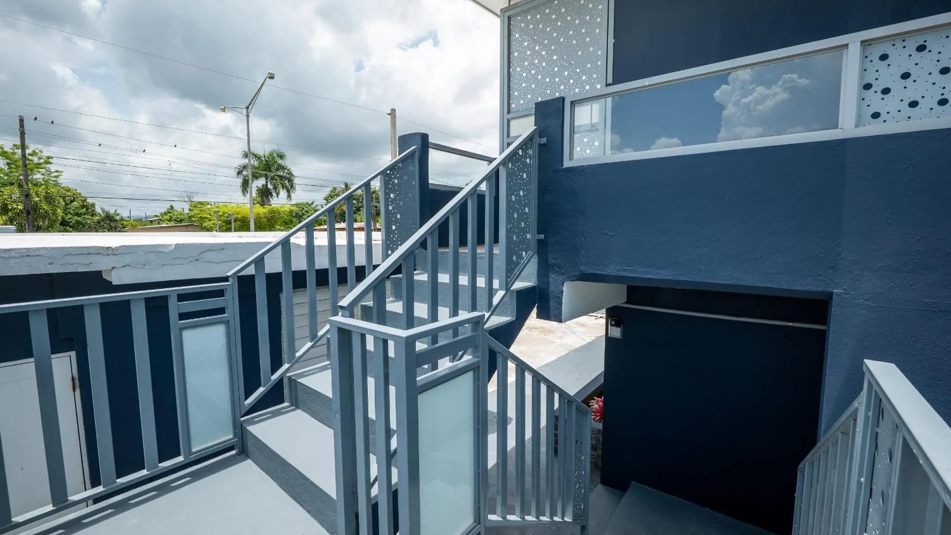 马亚圭斯Coastal Oceanfront Hideaway W 3Br & Private Deck别墅 波多黎各