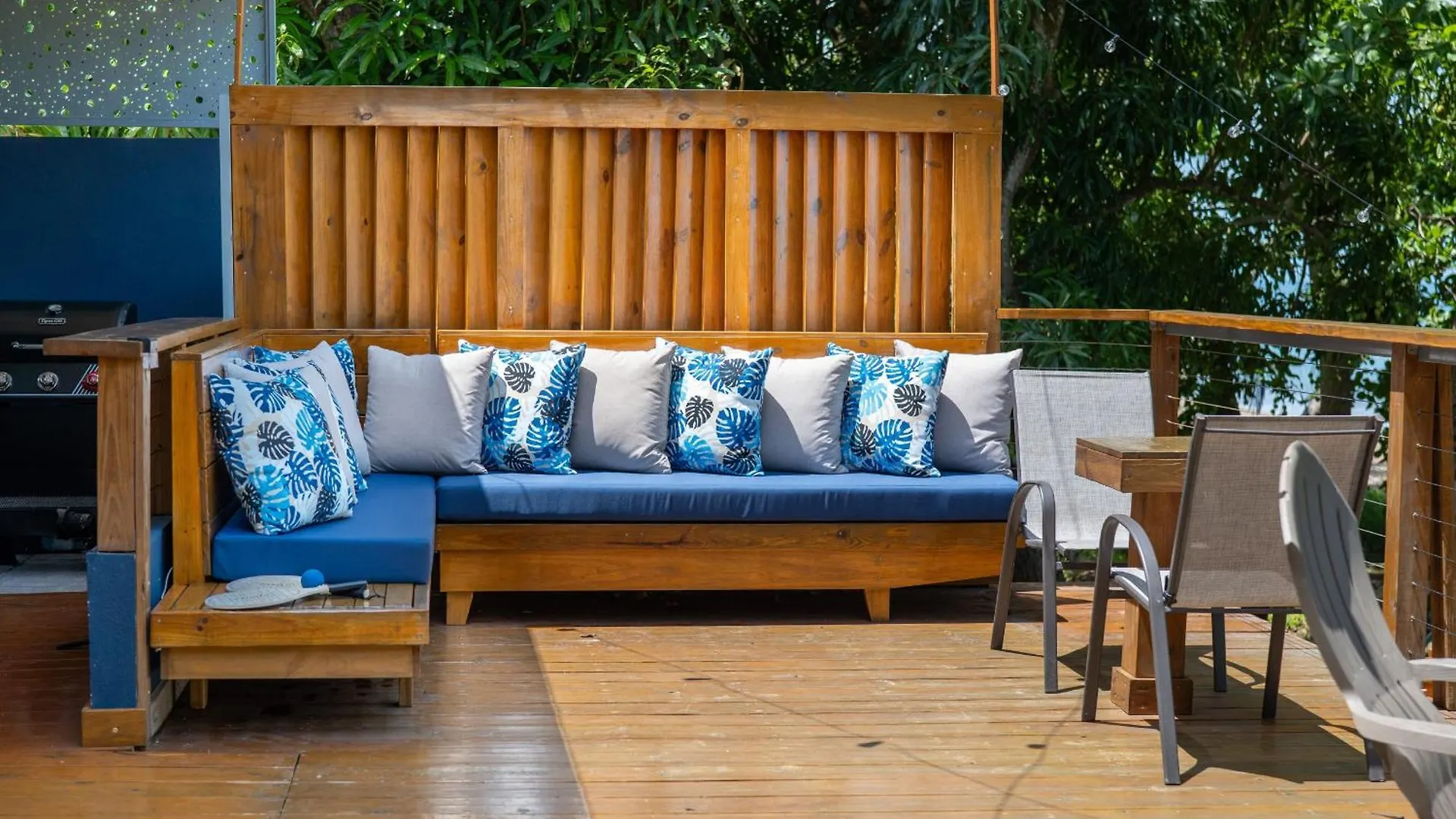 马亚圭斯Coastal Oceanfront Hideaway W 3Br & Private Deck别墅 度假居 马亚圭斯
